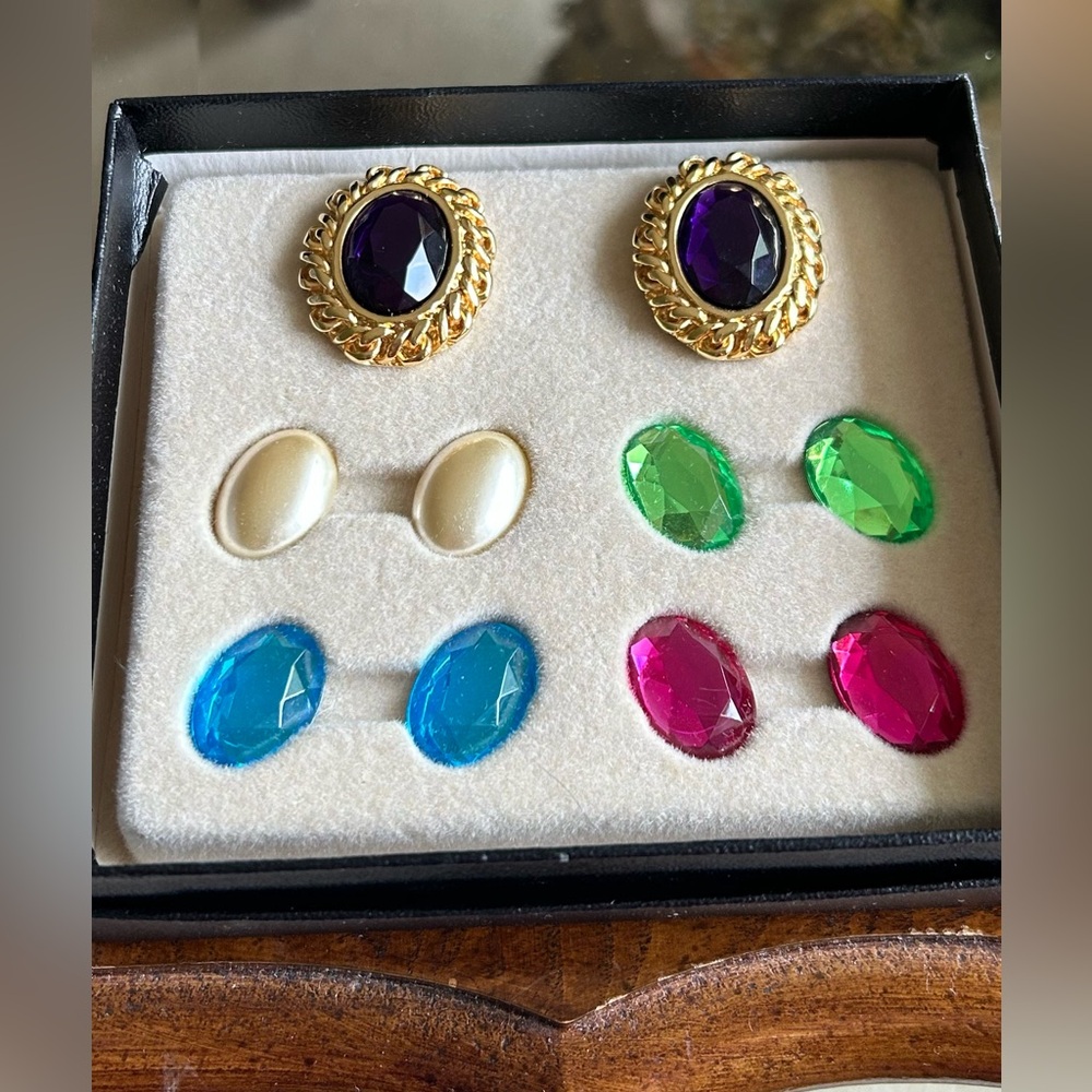 KENNETH JAY LANE CLIP ON EARRINGS!